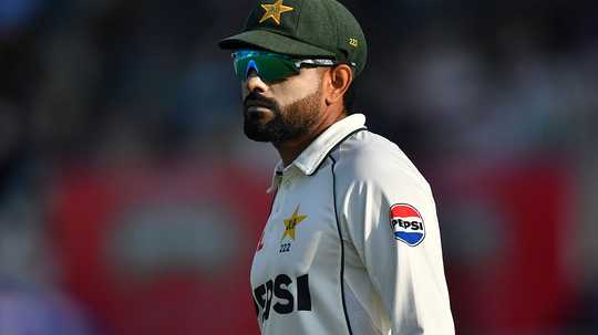 babar-azam-left-the-dhaka-stadium-to-undergo-an-mri-scan-on-his-left-knee