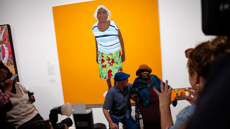 Richard Lewer wins 2026 Archibald Prize for Iluwanti Ken portrait