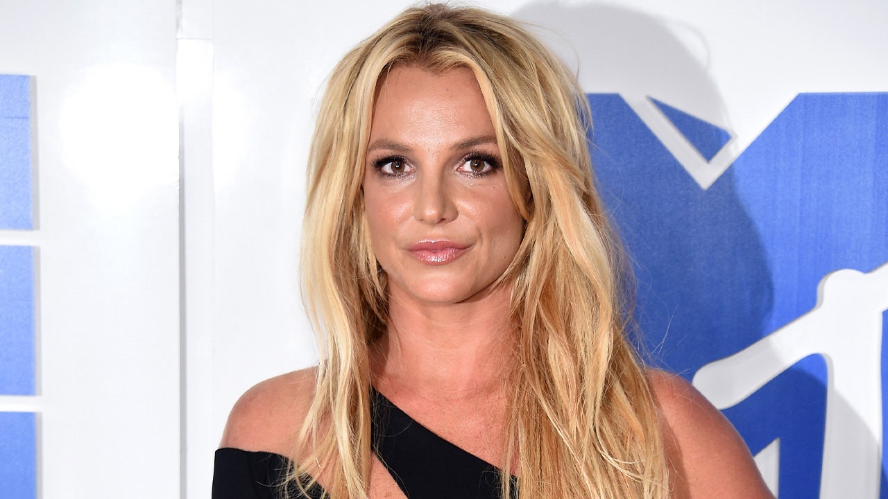 Britney Spears stuns with a post-plea deal Instagram dance, college baseball HOT mic & is this dream normal?