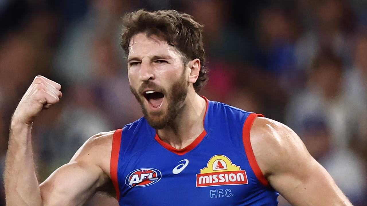 AFL: Marcus Bontempelli playing with bruised heel