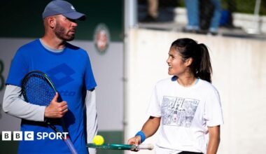 Emma Raducanu is given advice by her coach Andrew Richardson during a practice session at the 2026 French Open