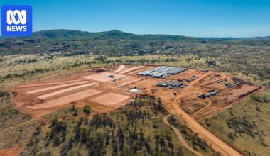 Arafura Rare Earths mine green-lit as federal government agrees to buy 500 tonnes of product per year