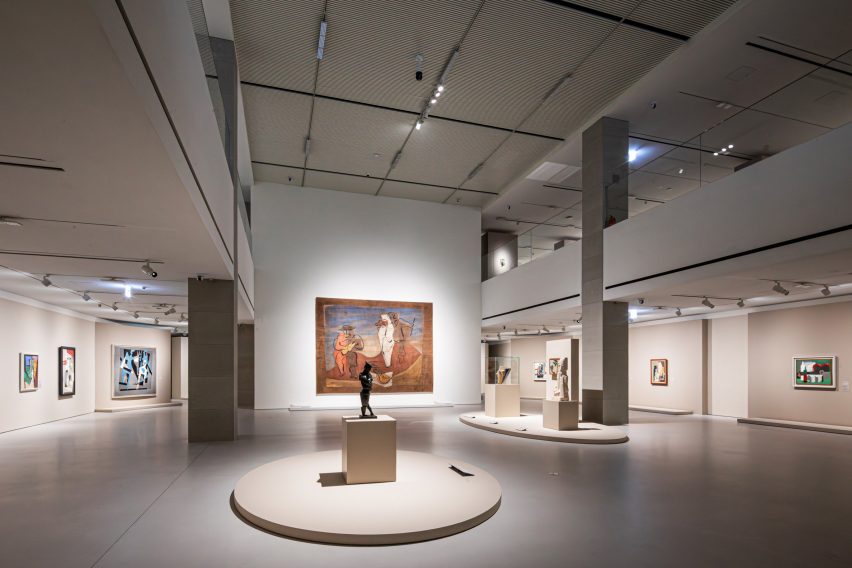 Gallery interior by Wilmotte & Associés