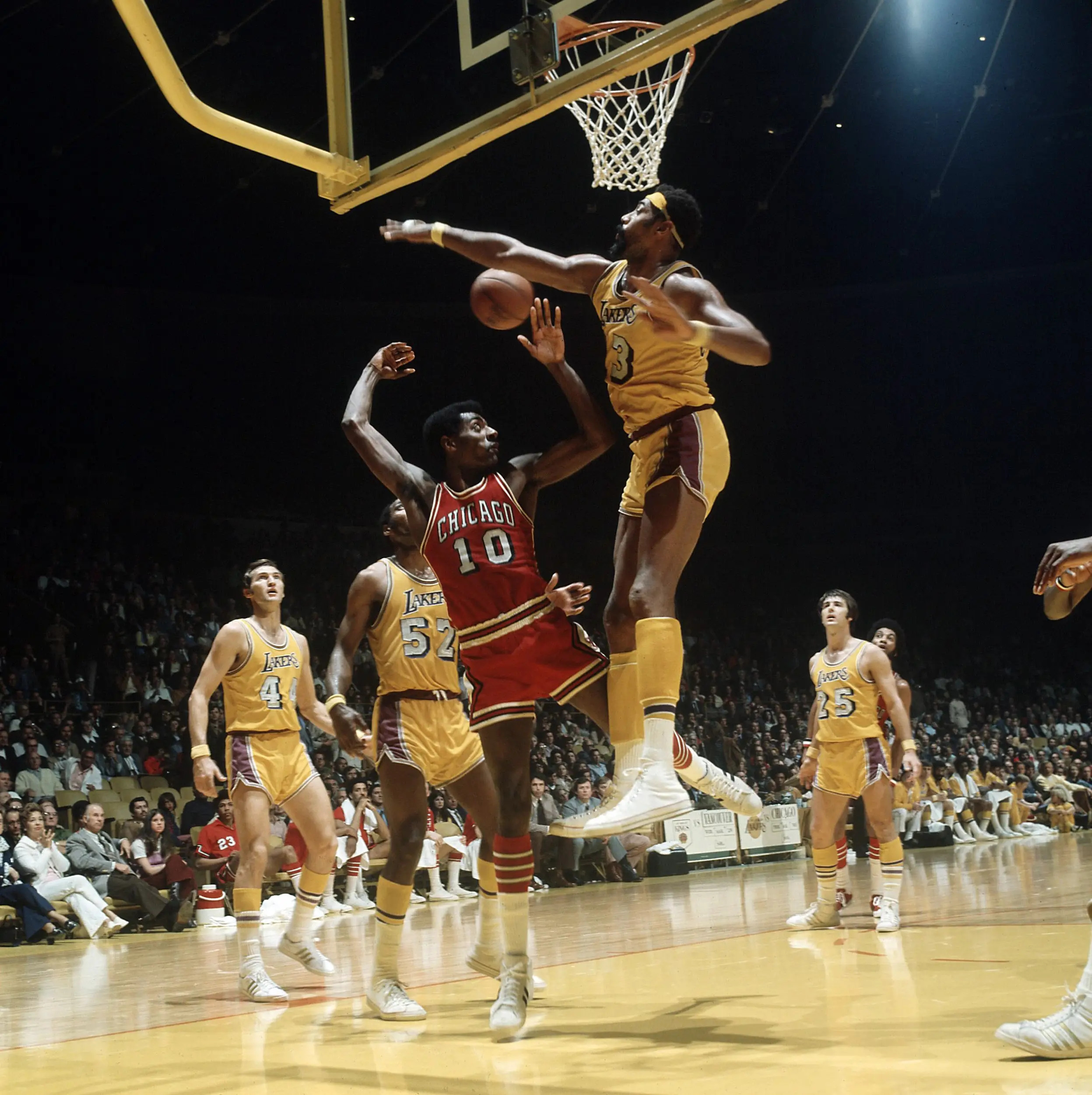 Basketball: NBA Playoffs: Los Angeles Lakers Wilt Chamberlain (13) in action, block vs Chicago Bulls Bob Love (10). Inglewood, CA 3/28/1972--3/30/1972 CREDIT: George Long (Photo by George Long /Sports Illustrated via Getty Images) (Set Number: X16669 )