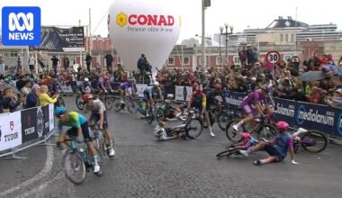 Jensen Plowright avoids late crash to finish fourth on Giro d'Italia stage six, Davide Ballerini claims win