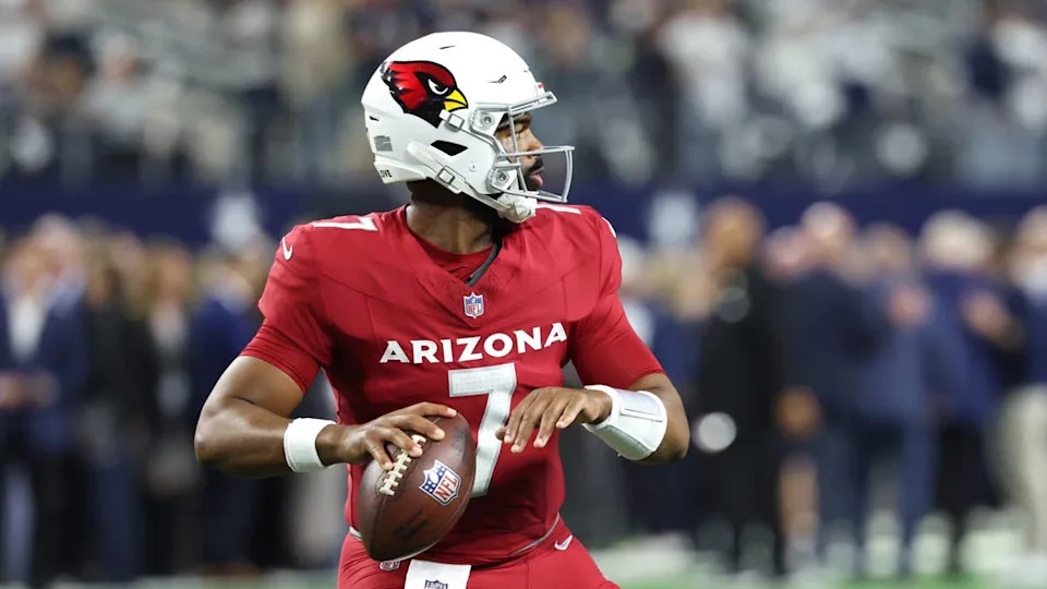 Nov 3, 2025; Arlington, Texas, USA; <a class="link " href="https://sports.yahoo.com/nfl/teams/arizona/" data-i13n="sec:content-canvas;subsec:anchor_text;elm:context_link" data-ylk="slk:Arizona Cardinals;sec:content-canvas;subsec:anchor_text;elm:context_link;itc:0" data-yga="{"yLinkElement":"context_link","yModuleName":"content-canvas","yLinkText":"Arizona Cardinals","ySubModuleName":"anchor_text","yHasCommerce":false}">Arizona Cardinals</a> quarterback <a class="link " href="https://sports.yahoo.com/nfl/players/29325/" data-i13n="sec:content-canvas;subsec:anchor_text;elm:context_link" data-ylk="slk:Jacoby Brissett;sec:content-canvas;subsec:anchor_text;elm:context_link;itc:0" data-yga="{"yLinkElement":"context_link","yModuleName":"content-canvas","yLinkText":"Jacoby Brissett","ySubModuleName":"anchor_text","yHasCommerce":false}">Jacoby Brissett</a> (7) warms up before the game against the <a class="link " href="https://sports.yahoo.com/nfl/teams/dallas/" data-i13n="sec:content-canvas;subsec:anchor_text;elm:context_link" data-ylk="slk:Dallas Cowboys;sec:content-canvas;subsec:anchor_text;elm:context_link;itc:0" data-yga="{"yLinkElement":"context_link","yModuleName":"content-canvas","yLinkText":"Dallas Cowboys","ySubModuleName":"anchor_text","yHasCommerce":false}">Dallas Cowboys</a> at AT&T Stadium. Mandatory Credit: Kevin Jairaj-Imagn Images