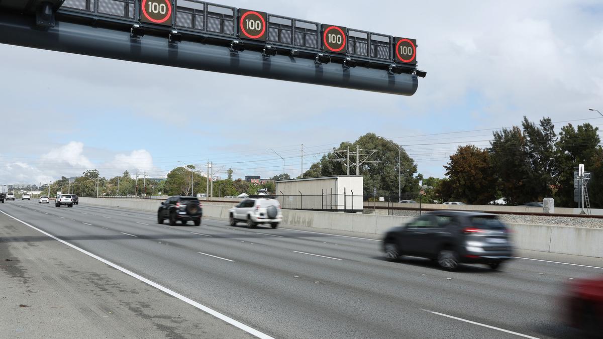 Perth AI cameras: Drivers put on notice as extra set of cameras on Mitchell Freeway to take effect