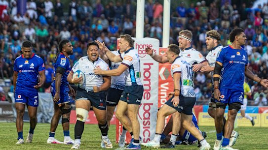 Ioane Moananu of the Waratahs scores a try in Fiji