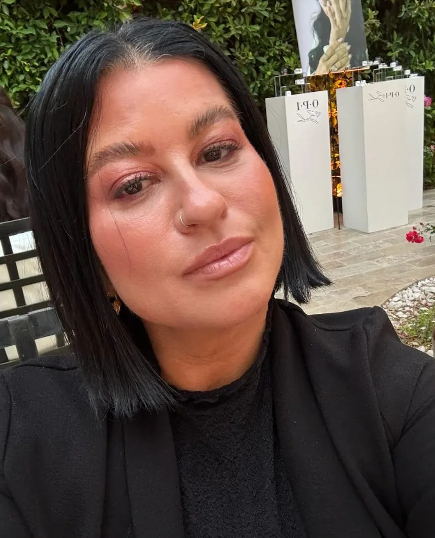 Wearing the M.ph Le Skin Weightless Serum Foundation in the shade Medium 110 N. / Dahvi Shira.