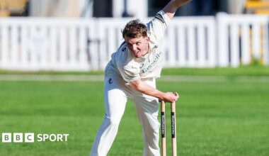 Matt Milnes bowling in the County Championship for Kent