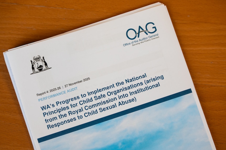 The front cover a report titled 'WA's Progress to Implement the National Principles for Child Safe Organisations'.