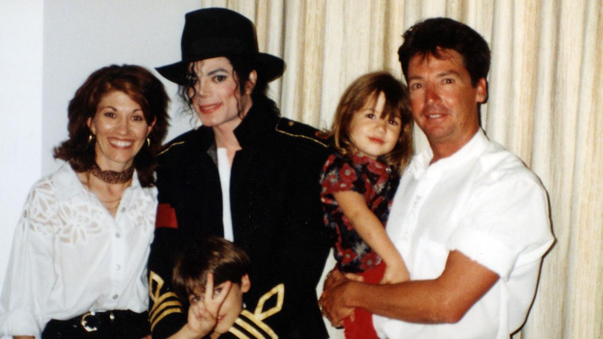Singer Holly Denton opens up in detail about her family’s connection to Michael Jackson after 1996 Perth gig