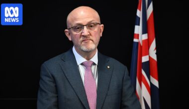 Top spy boss Mike Burgess to give evidence as antisemitism royal commission resumes