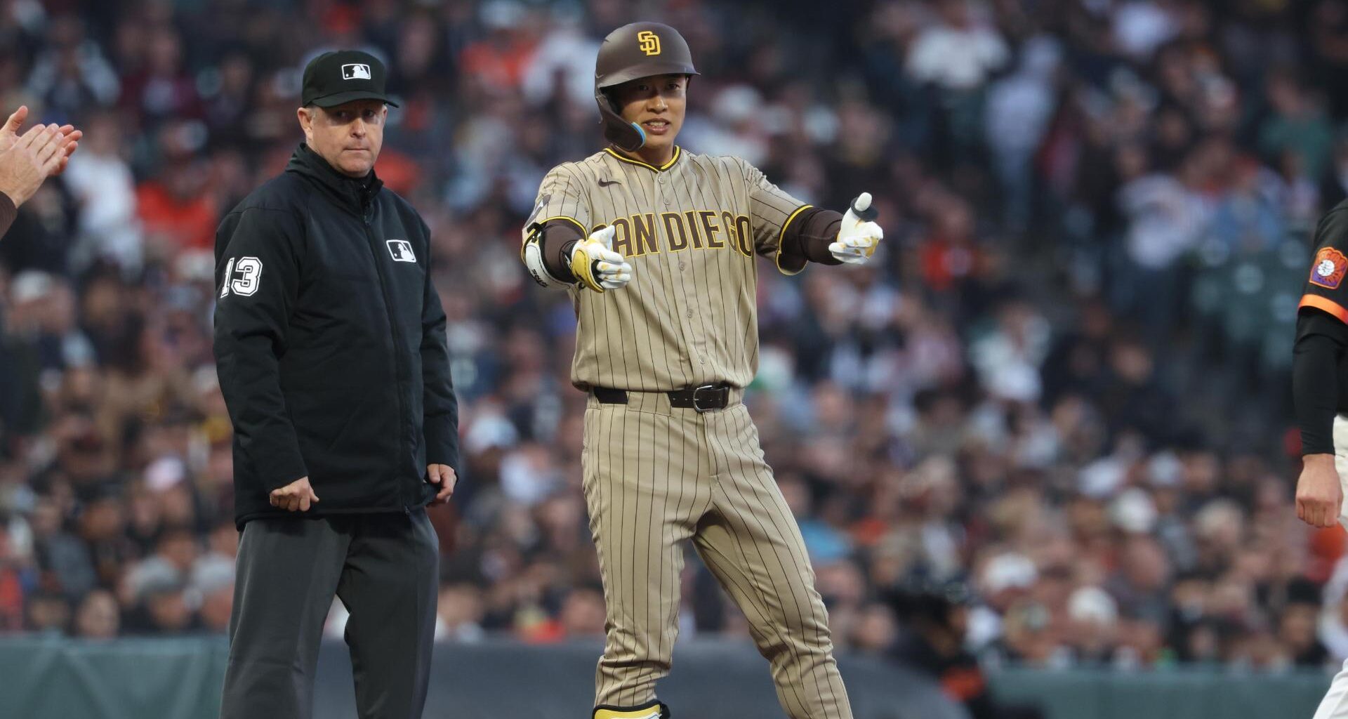 Padres tie season highs for hits (14) and runs in 10-5 win over Giants
