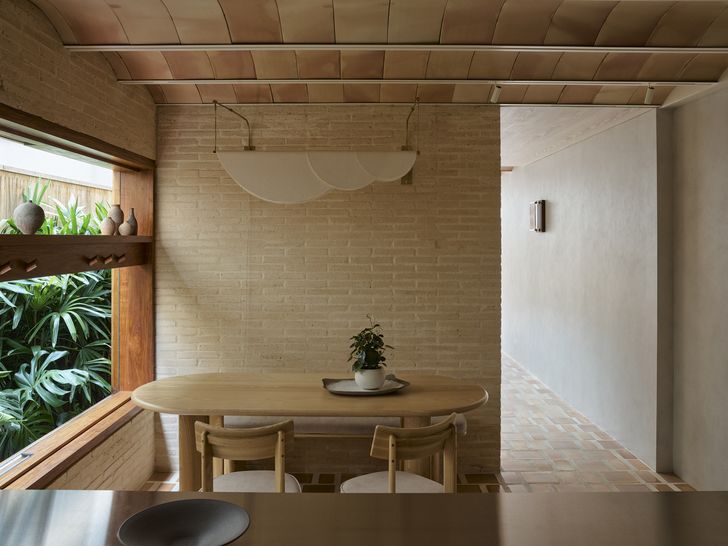 Clay House – Muci.
