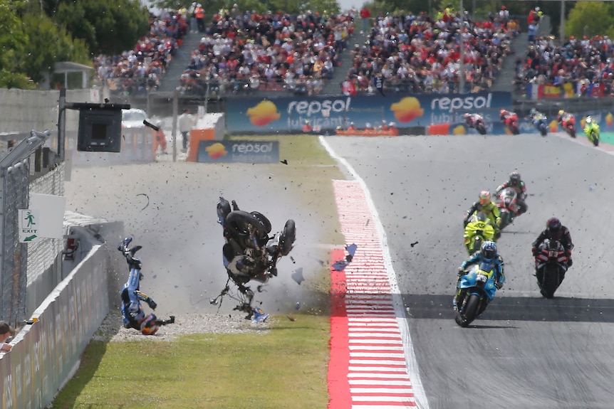 Alex Marquez crashes