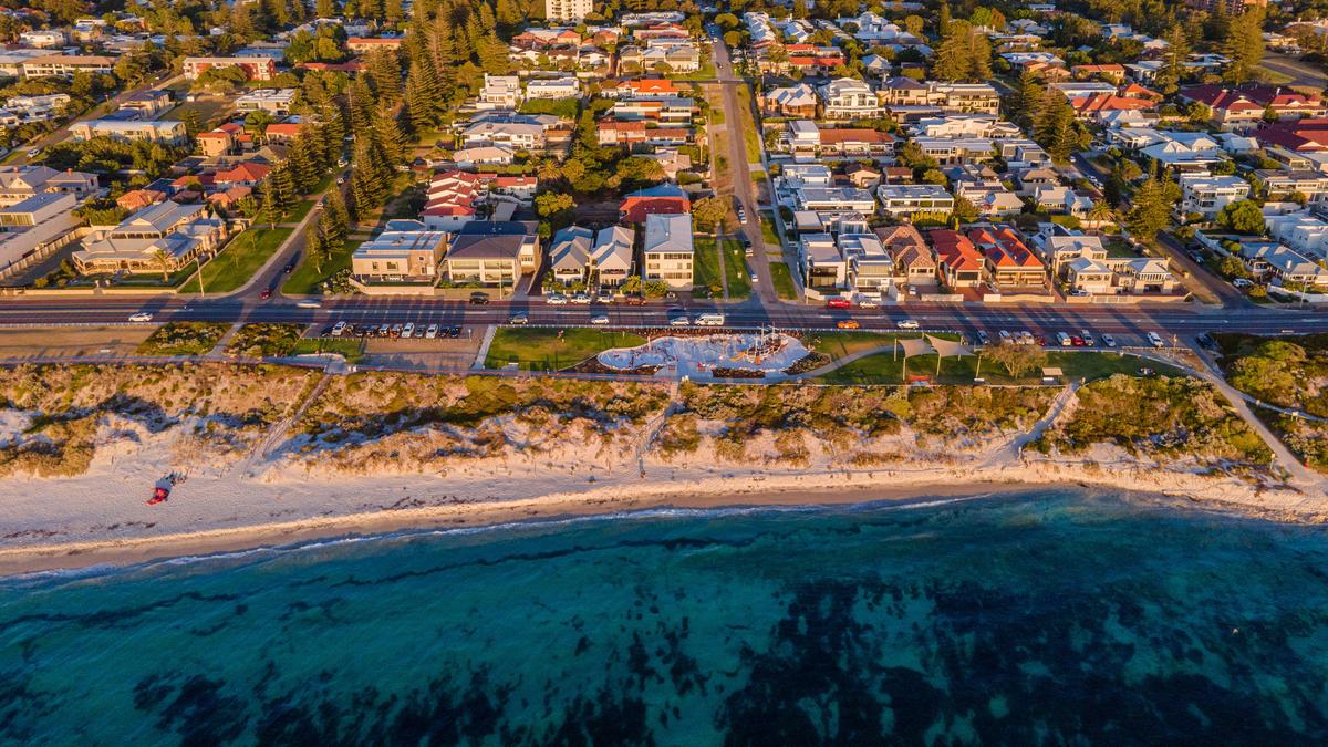 Major shake-up as council mulls Cottesloe Village paid parking with public opinion split