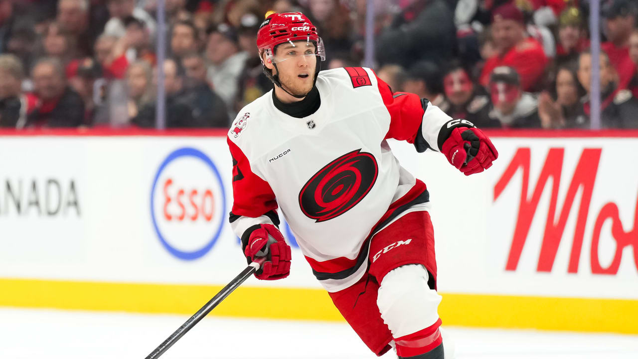 Jankowski signs 2-year, $3.7 million contract with Hurricanes