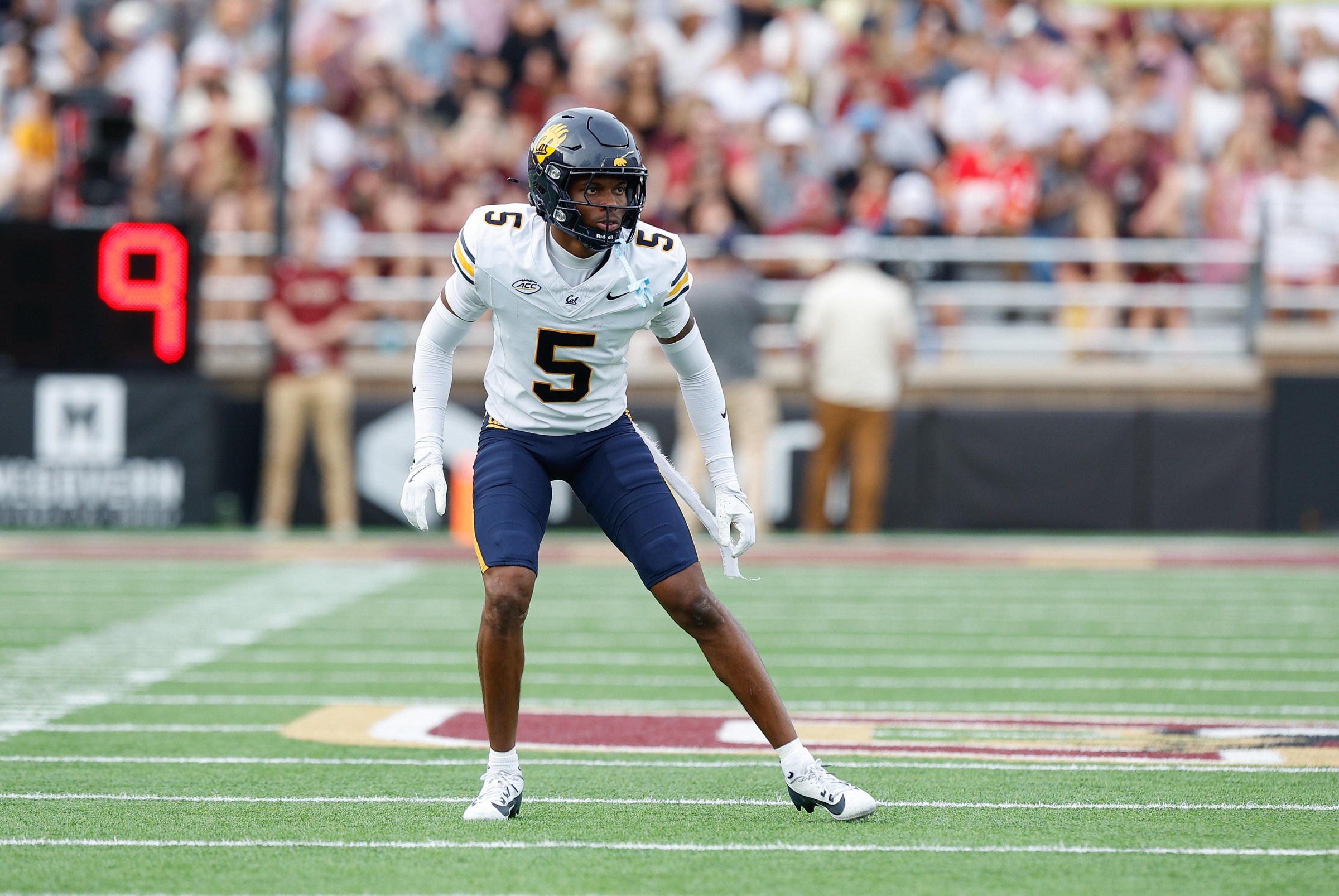 CHESTNUT HILL, MA - SEPTEMBER 27: California Golden Bears defensive back Hezekiah Masses (5) in action during the college football game between California Golden Bears and Boston College Eagles on September 27, 2025, at Alumni Stadium in Chestnut Hill, MA. (Photo by M. Anthony Nesmith/Icon Sportswire via Getty Images)