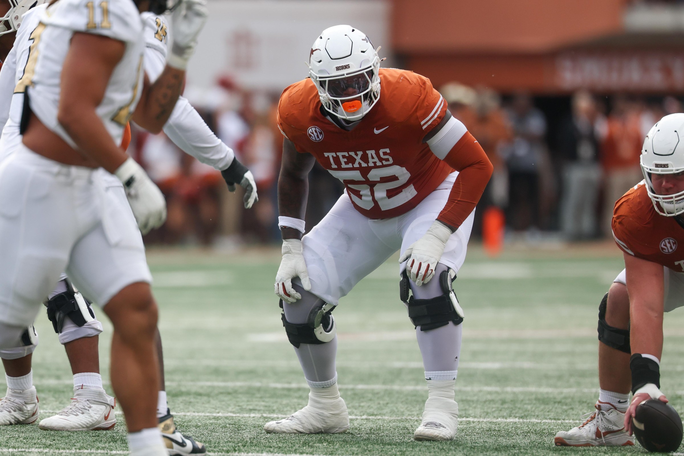 AUSTIN, TX - NOVEMBER 01: Offensive lineman DJ Campbell #52 of the Texas Longhorns readies for play during the SEC college football between Texas Longhorns and Vanderbilt Commodores on November 1, 2025, at Darrell K Royal-Texas Memorial Stadium in Austin, TX. (Photo by David Buono/Icon Sportswire via Getty Images)
