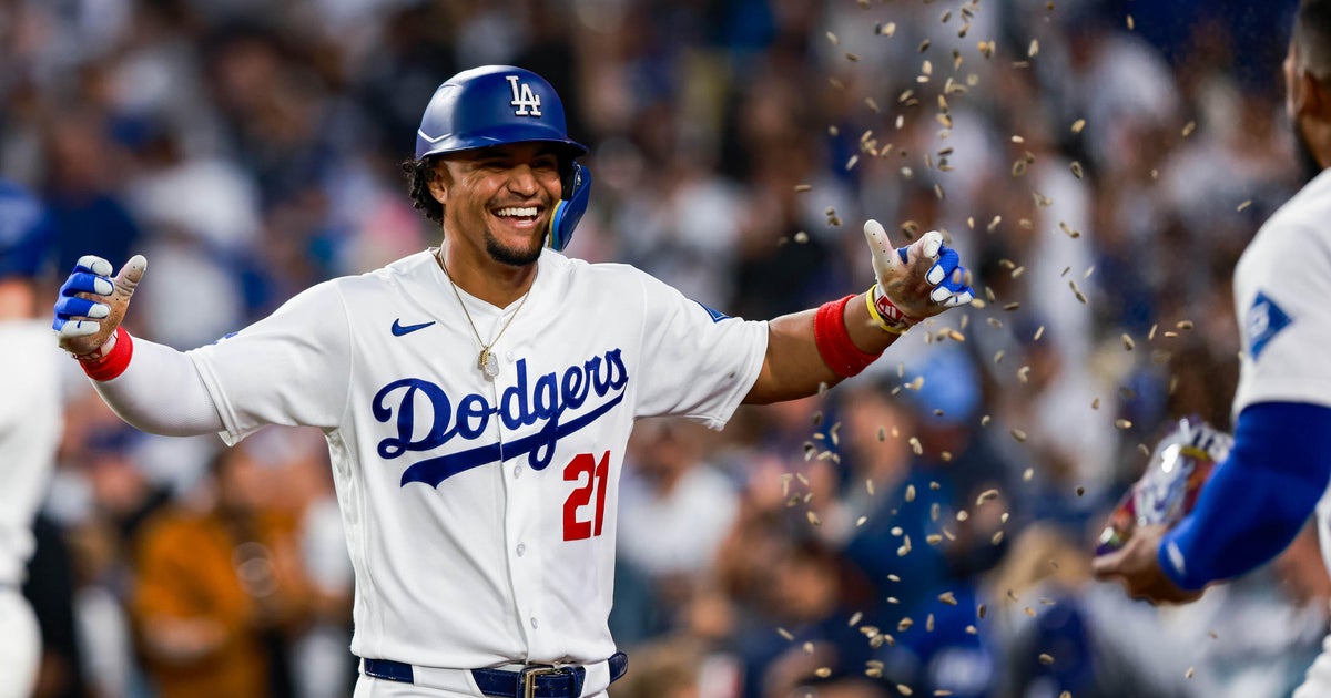 Dodgers scramble to reshape the bench after Teoscar Hernández, Kiké Hernández injuries