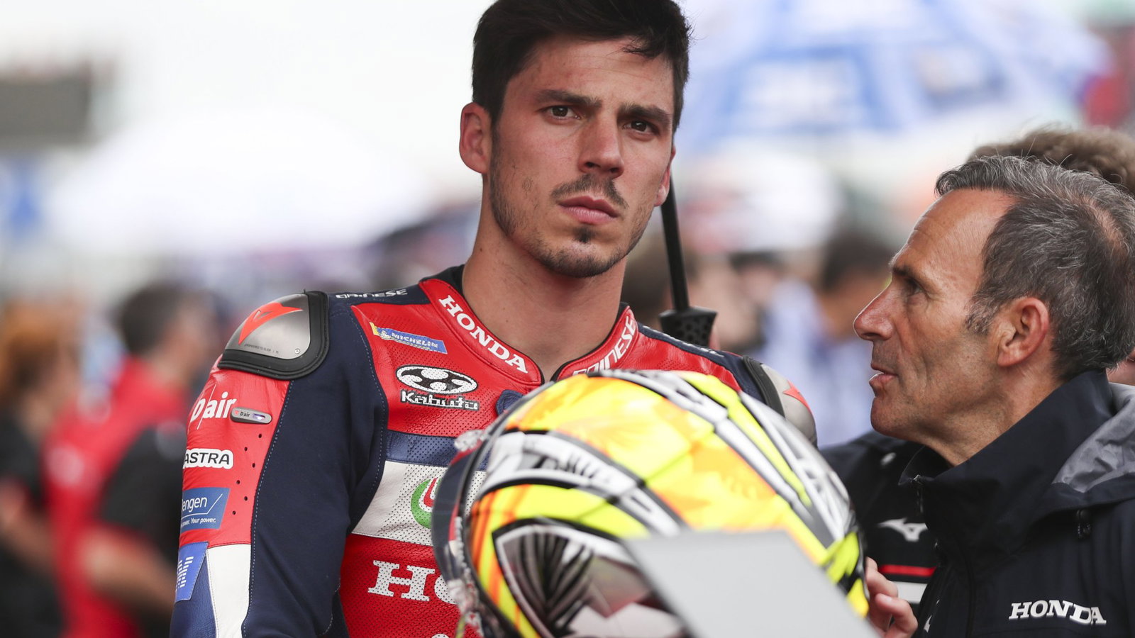 Alberto Puig speaks to Joan Mir, 2026 MotoGP Catalan Grand Prix, grid. Credit: Gold and Goose.
