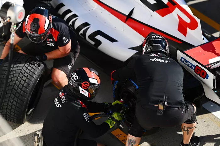 Haas F1 pitstop practice