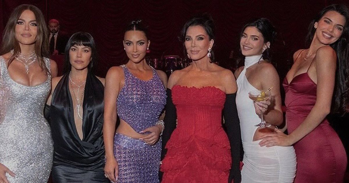Kardashian-Jenner family granted restraining order from alleged stalker: ﻿Kourtney Kardashian, Kim Kardashian, Khloe Kardashian, Kendall Jenner, Kylie Jenner, and Rob Kardashian under protective order