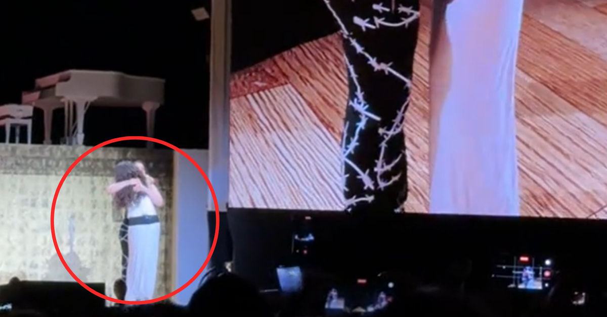 Lola Young blasts ex-boyfriend on stage after heart-stopping cheating revelation