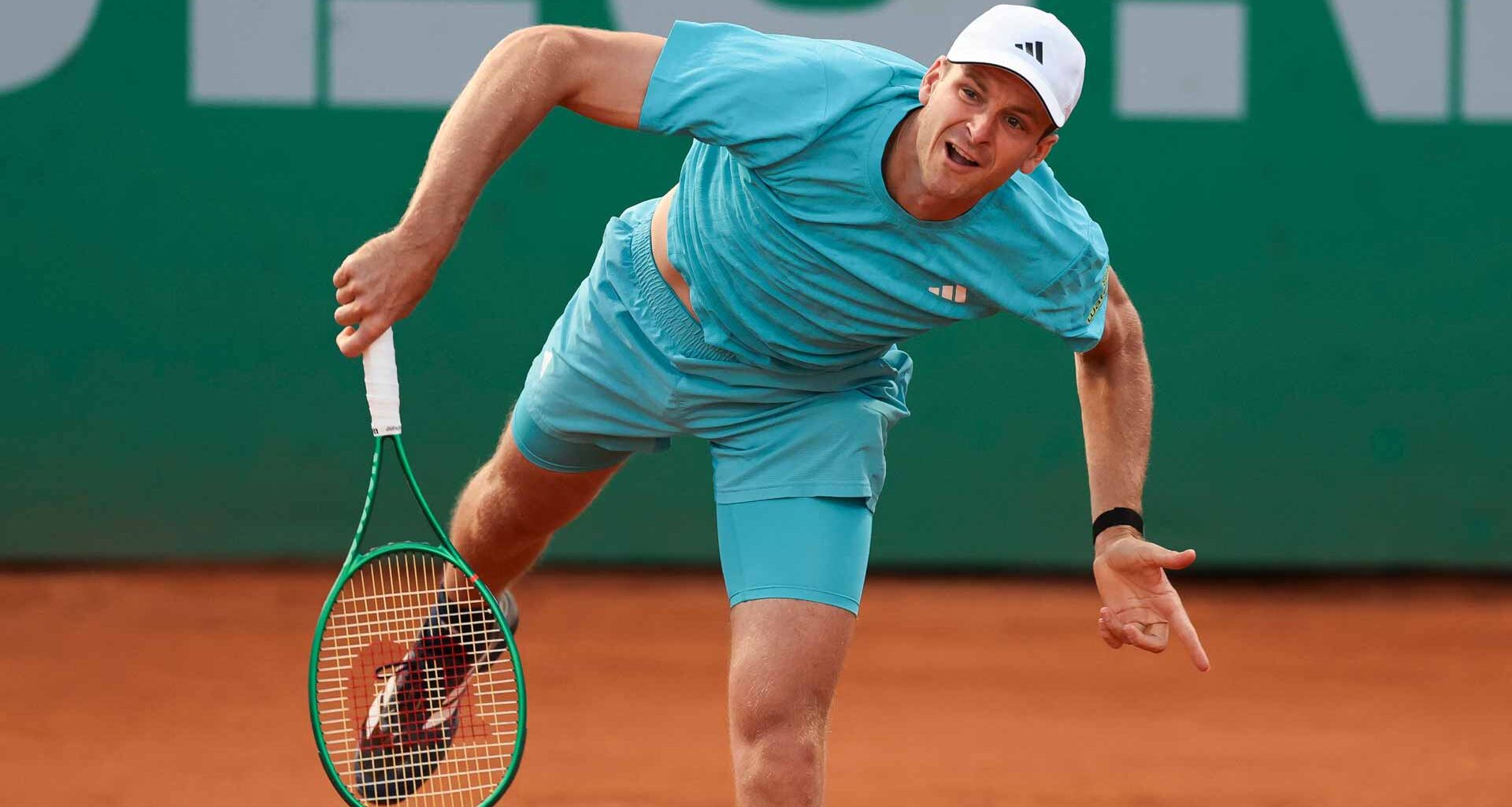 Hubert Hurkacz in action Friday at the Sardegna Open.