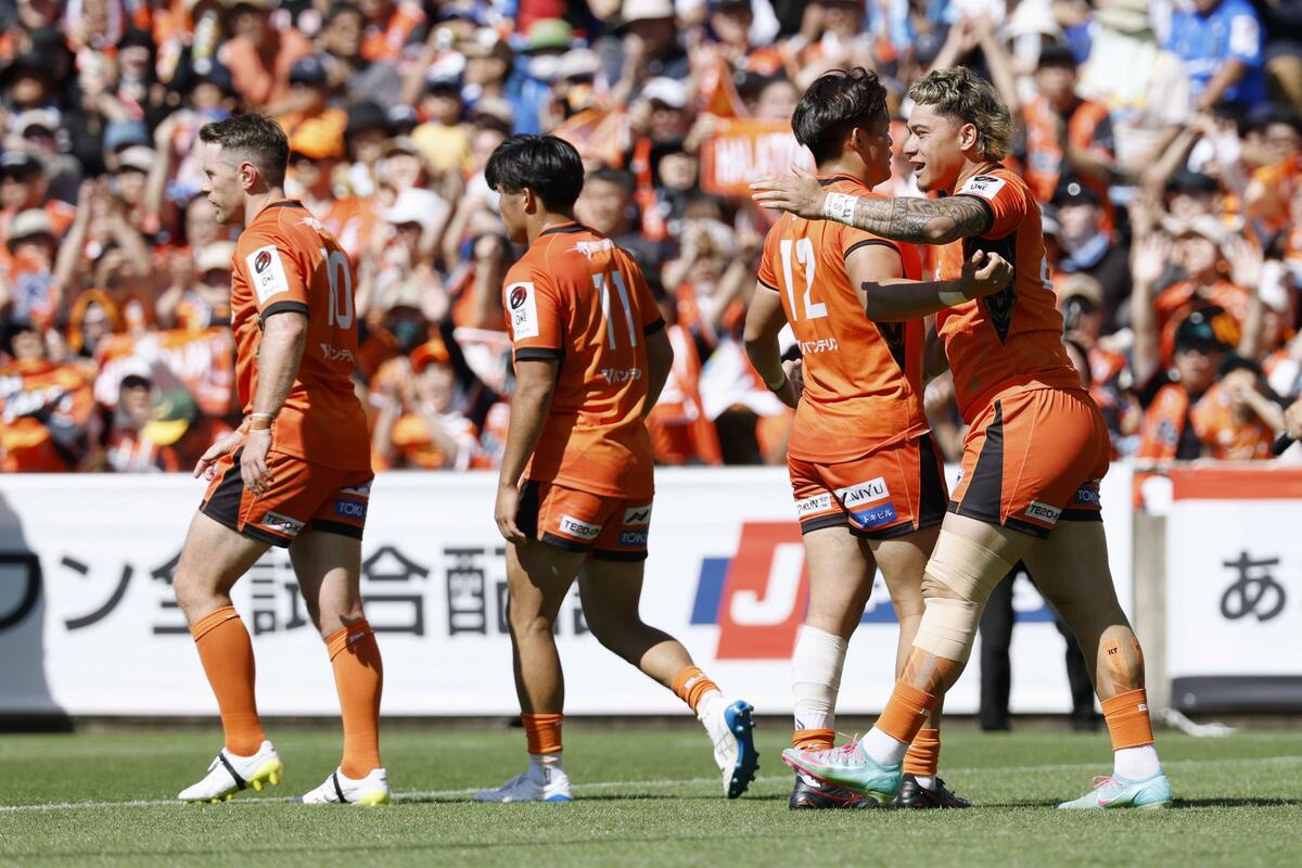 Rugby: Spears survive late Wild Knights comeback to reach League One final