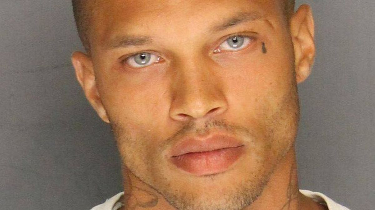 What ‘world's hottest felon’ looks like now after sharing one regret about his appearance