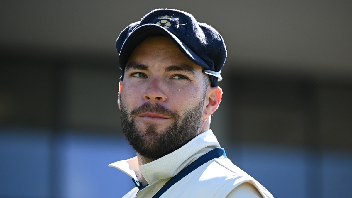 Jewell of a knock powers Derbyshire in county fare