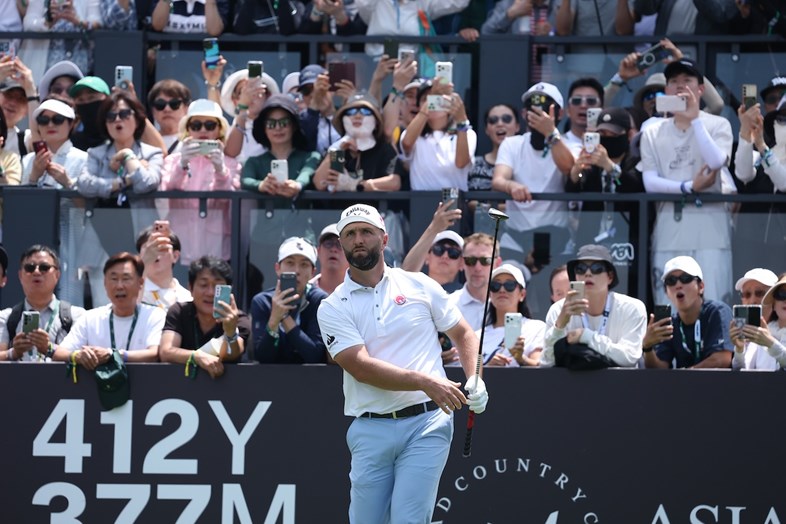 LIV Golf are planning to refund fans after removing one of their key standout features.