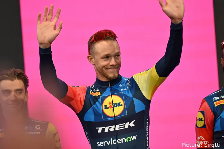 Jonathan Milan at the 2026 Giro d'Italia team presentation
