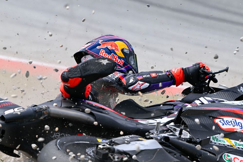 An incident between Jorge Martin and Raul Fernandez after the second restart threw both riders out of contention