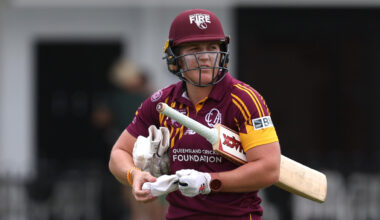 No room for veteran, Queensland back youth for title defence