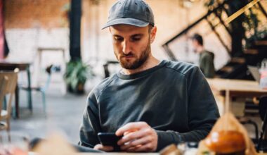 How Ghost Pairing turns your WhatsApp against you – Pickr