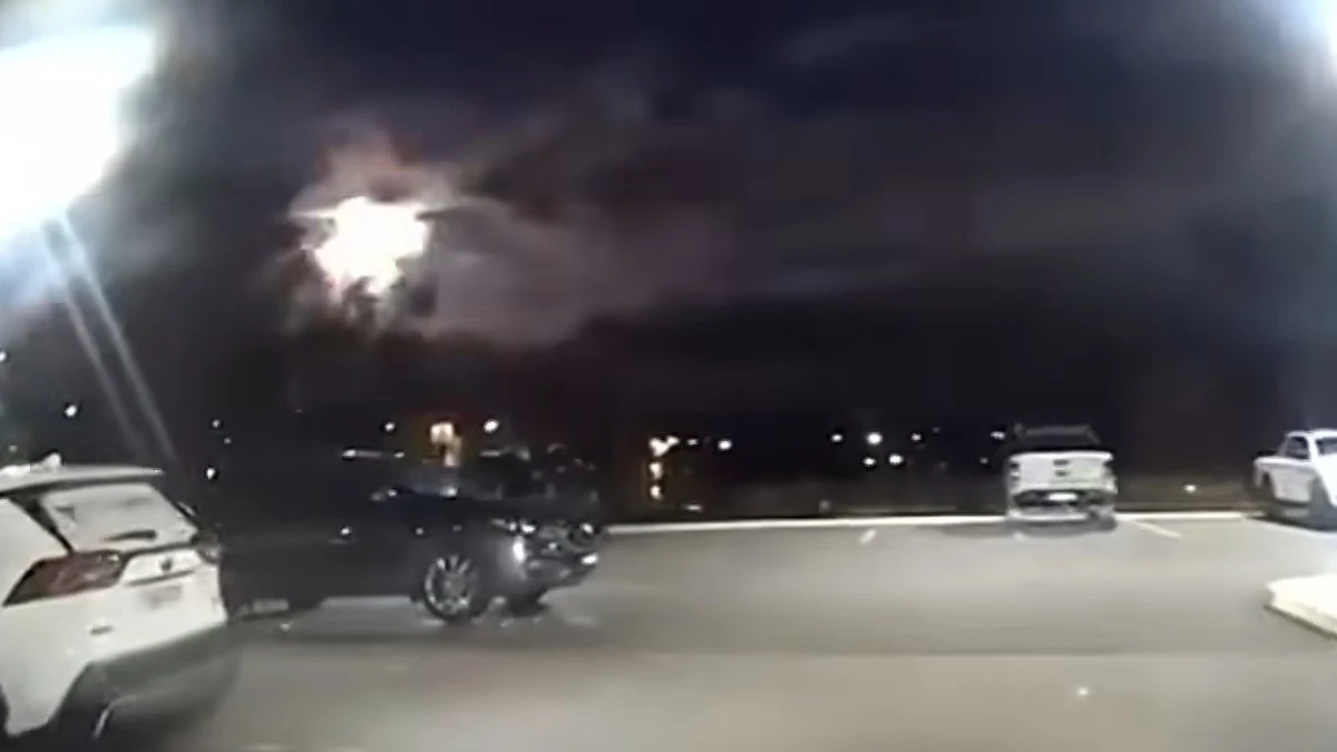 Bright fireball lights up skies over New South Wales, Australia