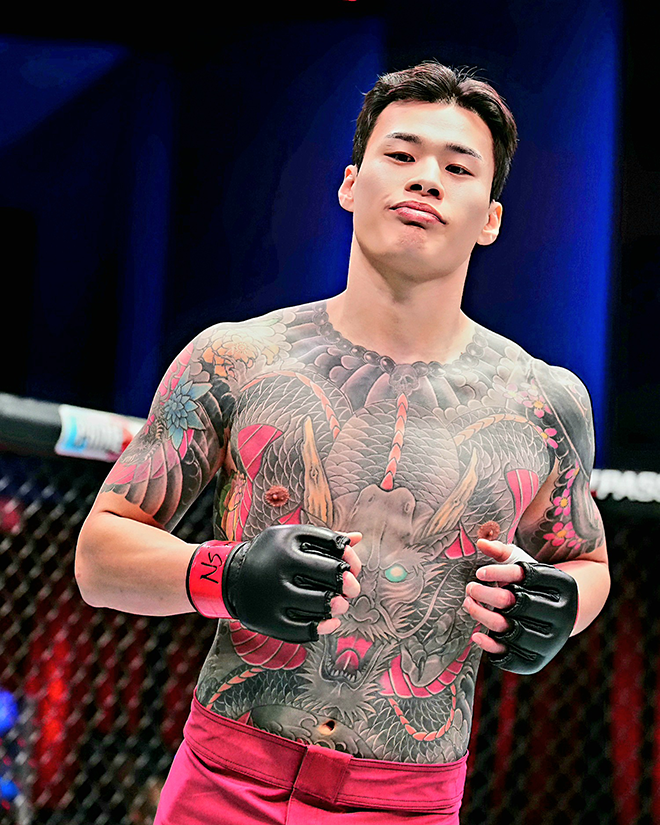 Hwang In-soo, the 8th Road FC middleweight champion, looks like something is not going well during the 6th week of the audition Contender Series season 9 hosted by UFC President and CEO Dana White in September 2025. Photo = TKO
