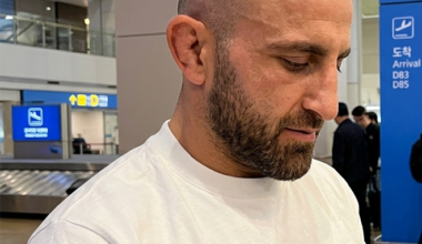 Alexander Volkanovski is showing his UFC featherweight champion belt during his visit to Korea on May 6, 2026. Z-Fight Night 04 Guest Fighter and Seminar will be held until the 10th. Korean Zombie CEO Jung Chan-sung's ZFN will be broadcast live globally excluding South America through UFC Fight Pass. Photo = MCPECC