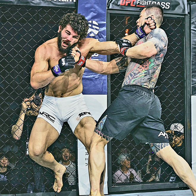 Alex Aaron College, a 10-game big league player, is beaten by Hwang In-soo of the Contender Series at the Z-Fight Night 04 main event at the Seoul Olympic Handball Stadium in May 2026. Korean Zombie CEO Jung Chan-sung's ZFN will be broadcast live globally excluding Latin America through UFC Fight Pass. Photo = MCPECC