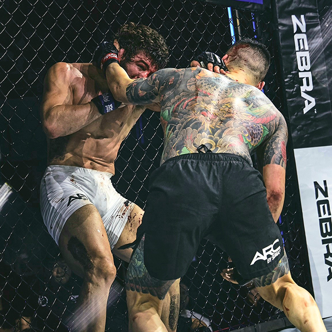 Alex Aaron College, a 10-game big league player, is beaten by Hwang In-soo of the Contender Series at the Z-Fight Night 04 main event at the Seoul Olympic Handball Stadium in May 2026. Korean Zombie CEO Jung Chan-sung's ZFN will be broadcast live globally excluding Latin America through UFC Fight Pass. Photo = MCPECC