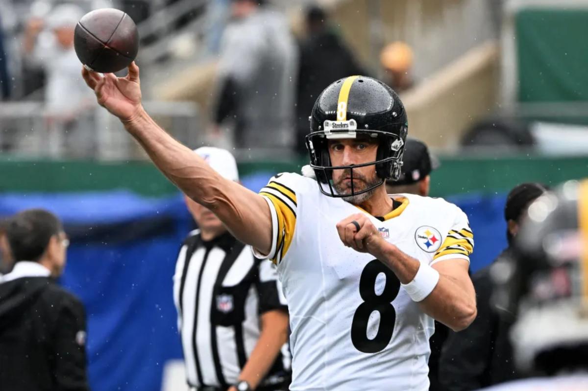 Aaron Rodgers returns to Steelers for 22nd NFL season