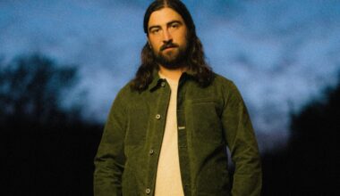 Noah Kahan Has Longest-Leading Adult Alternative Airplay No. 1 of '20s