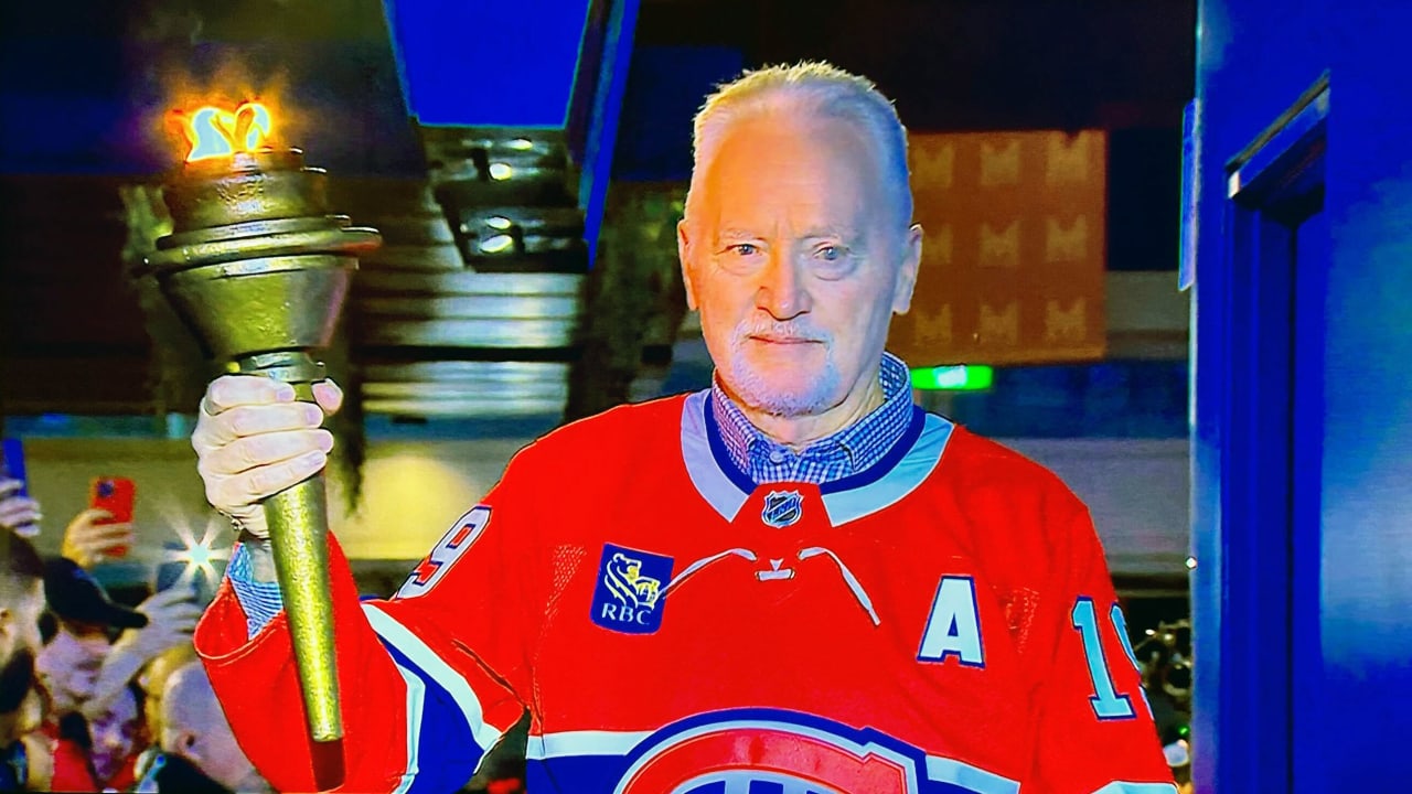 Canadiens icon Robinson hoists torch, delights Bell Centre prior to Game 6
