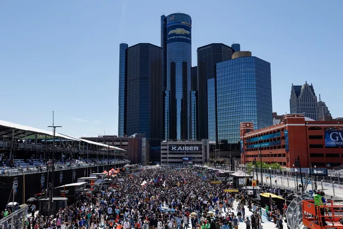 Pre-race grid walk