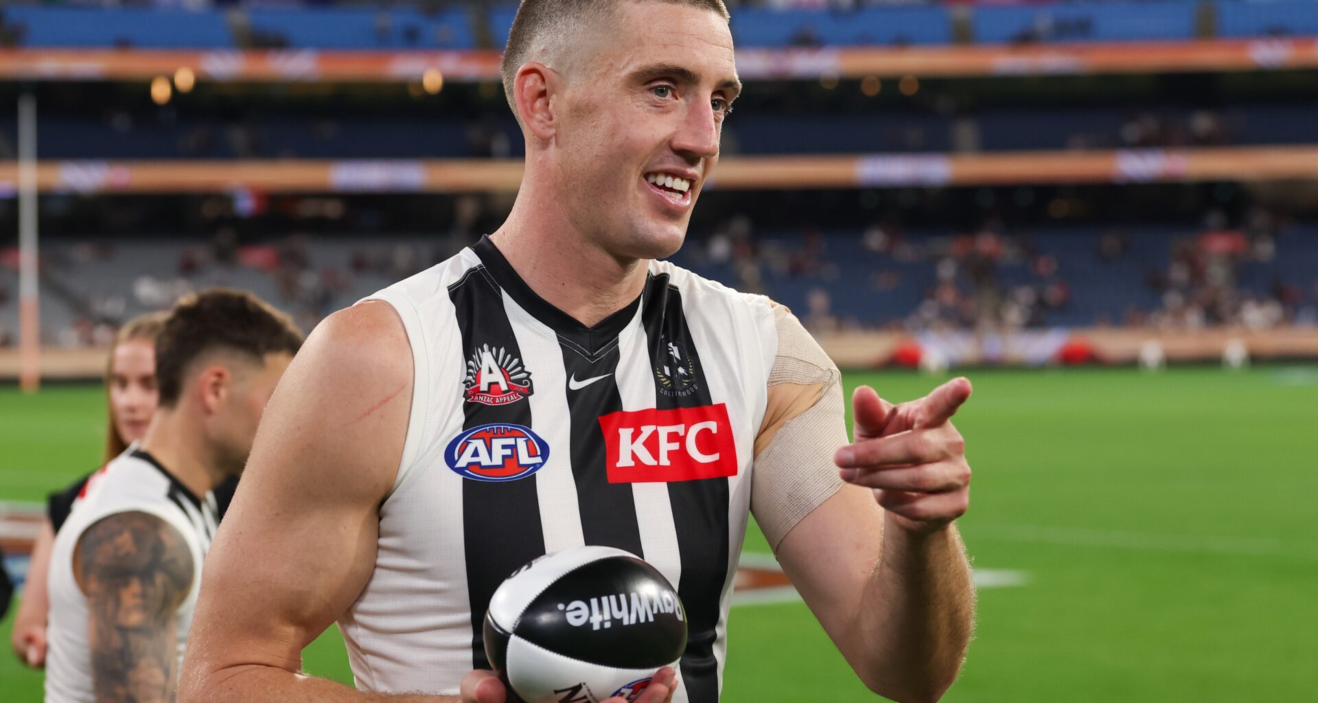 Magpies ruck gets green light, star forward edges closer to AFL return