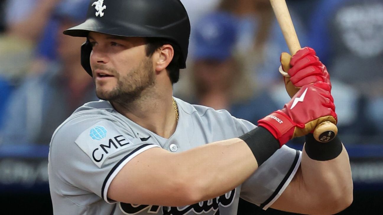 White Sox scratch Andrew Benintendi due to neck stiffness