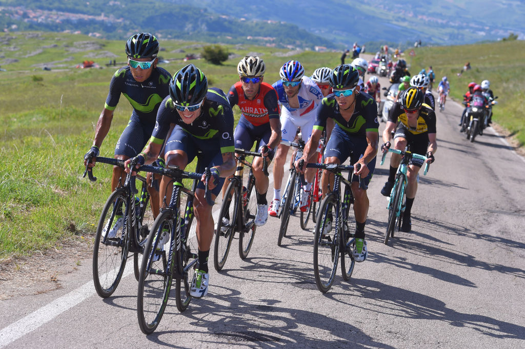 2017 Giro d'Italia: Movistar lay down a strong pace in the main pack on the Blockhaus before leader Nairo Quintana goes solo to win